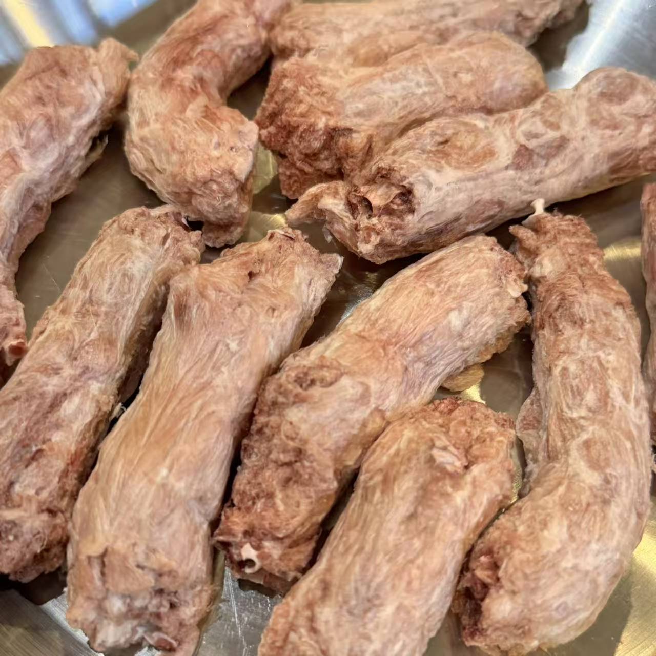 Freeze-dried chicken neck
