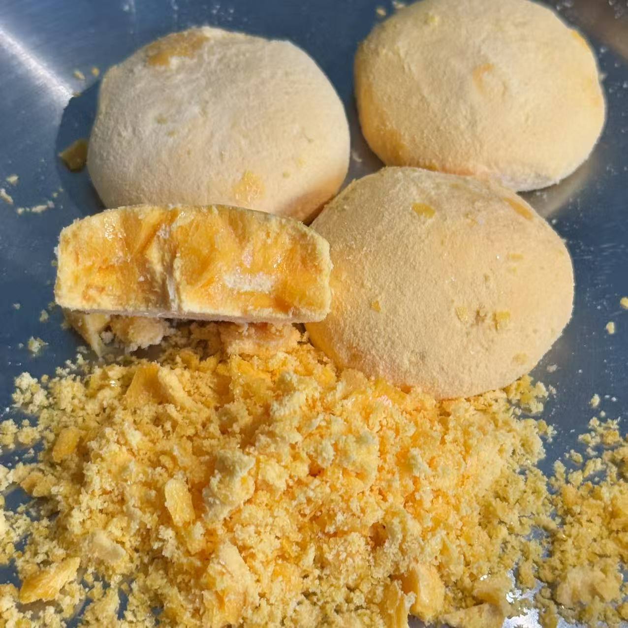 Freeze-dried egg yolks