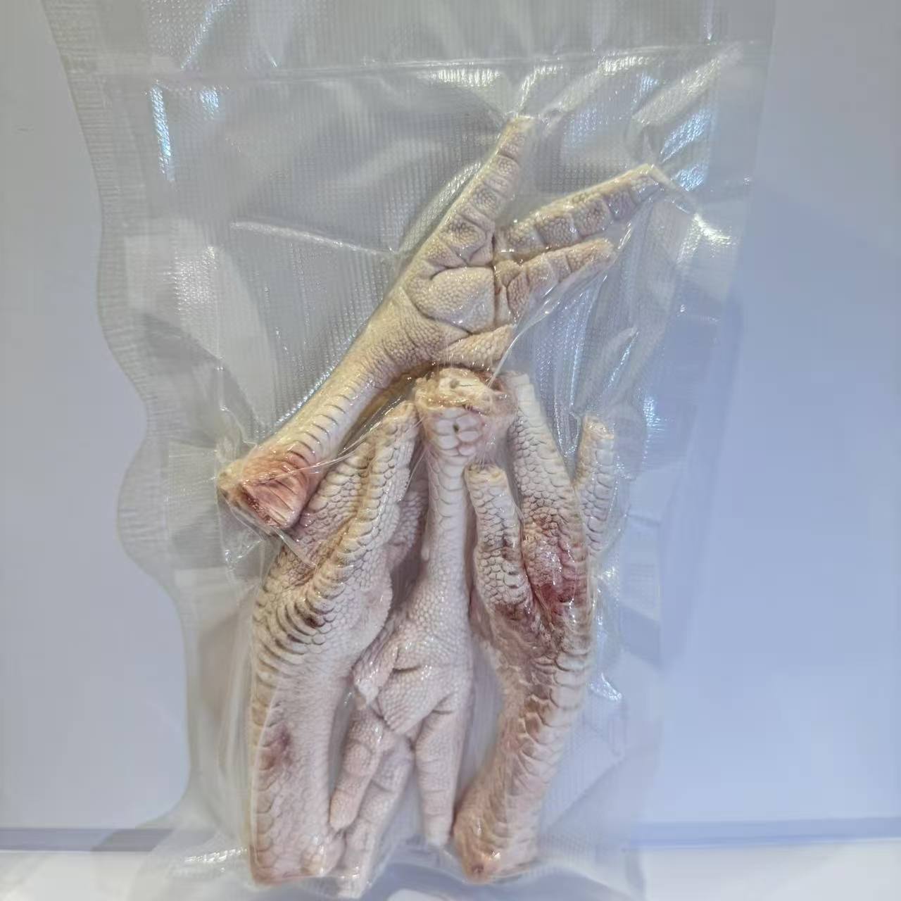 Freeze-dried chicken feet