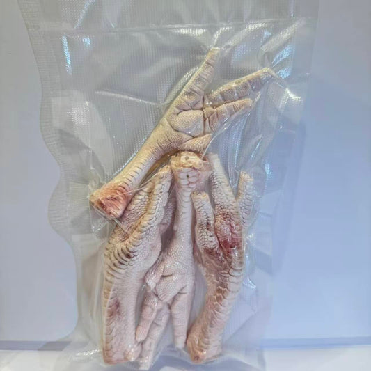 Freeze-dried chicken feet